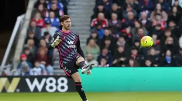 صراع ثلاثي بين تشيلسي ومانشستر سيتي وليفربول لضم حارس الدوري الإنجليزي المتألق